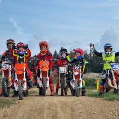 Paket ZAČETNIK - vključen najem + trening - Myteam Moto.Shop